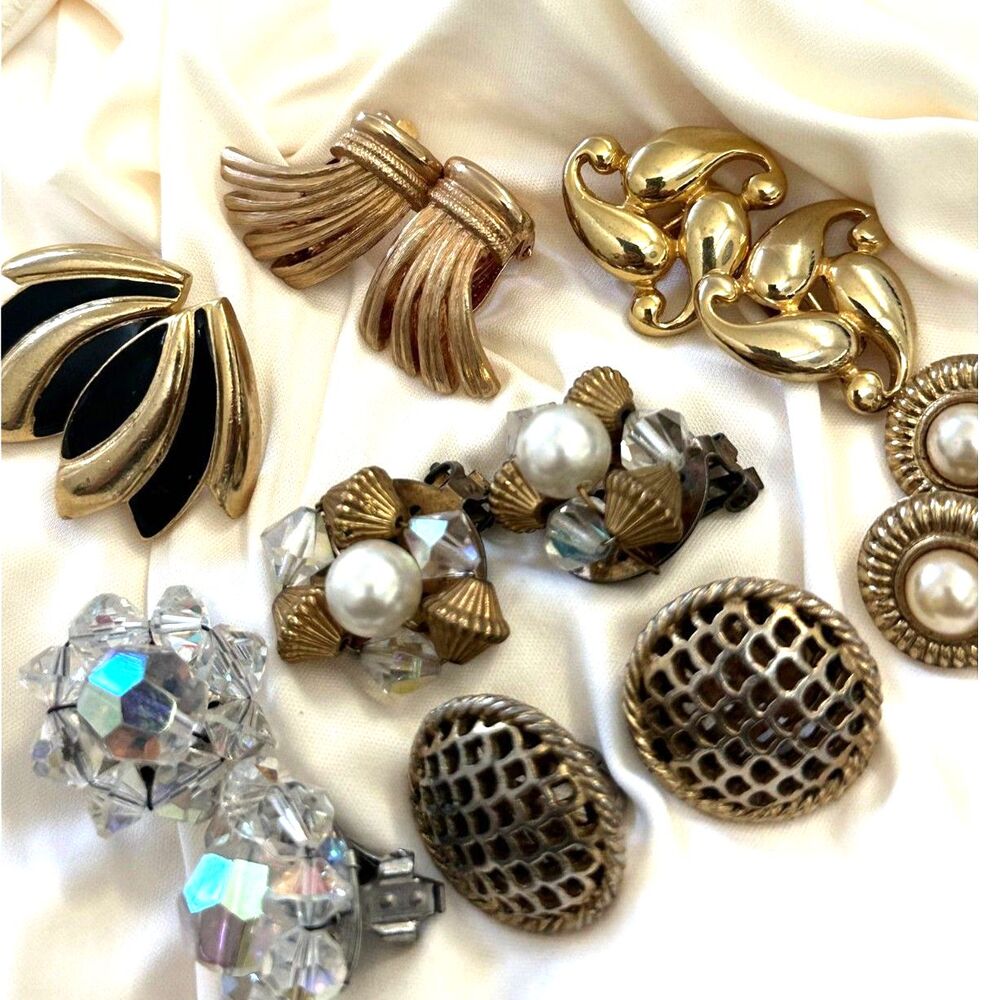 Vintage gold tone clip on earrings lot retro glam - Picture 3 of 5